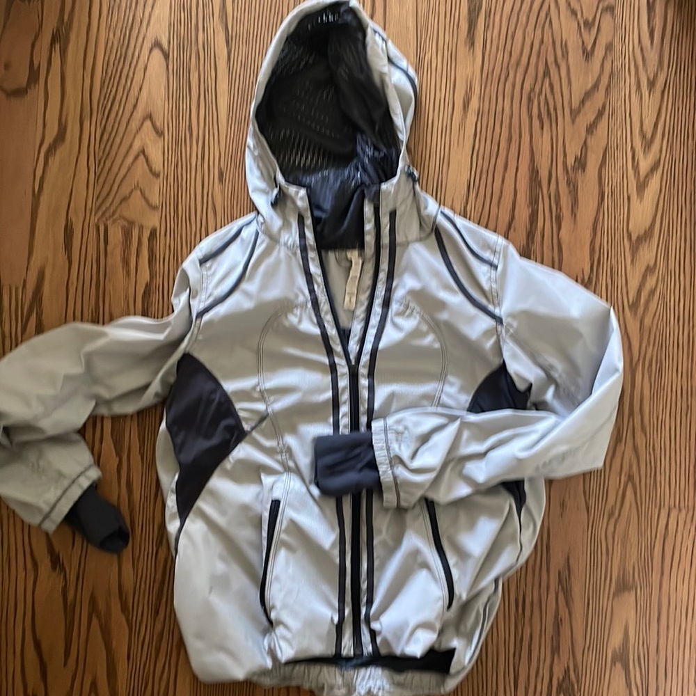 Lululemon jacket, so well made. Used but in great condition.